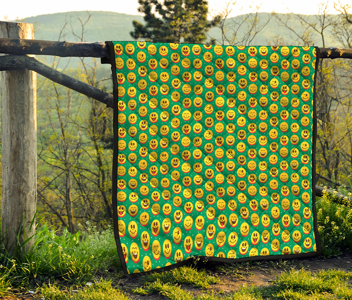 Cute Christmas Emoji Pattern Print Quilt