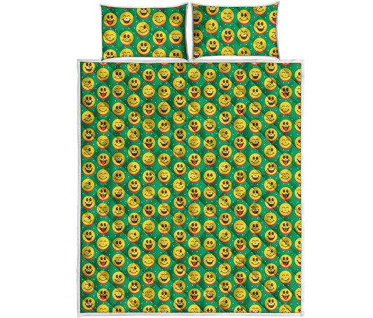 Cute Christmas Emoji Pattern Print Quilt Bed Set