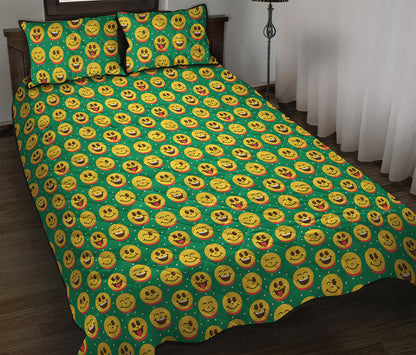 Cute Christmas Emoji Pattern Print Quilt Bed Set