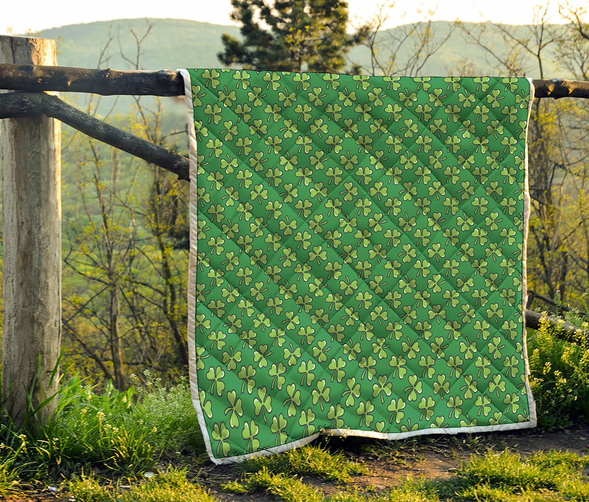 Cute Clover St. Patrick's Day Print Quilt