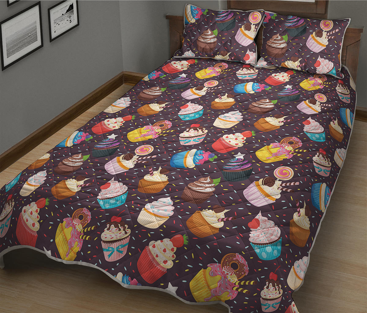Cute Cupcake Pattern Print Quilt Bed Set