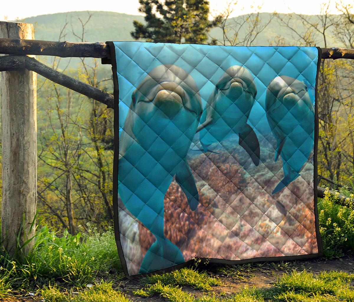 Cute Dolphins In The Ocean Print Quilt