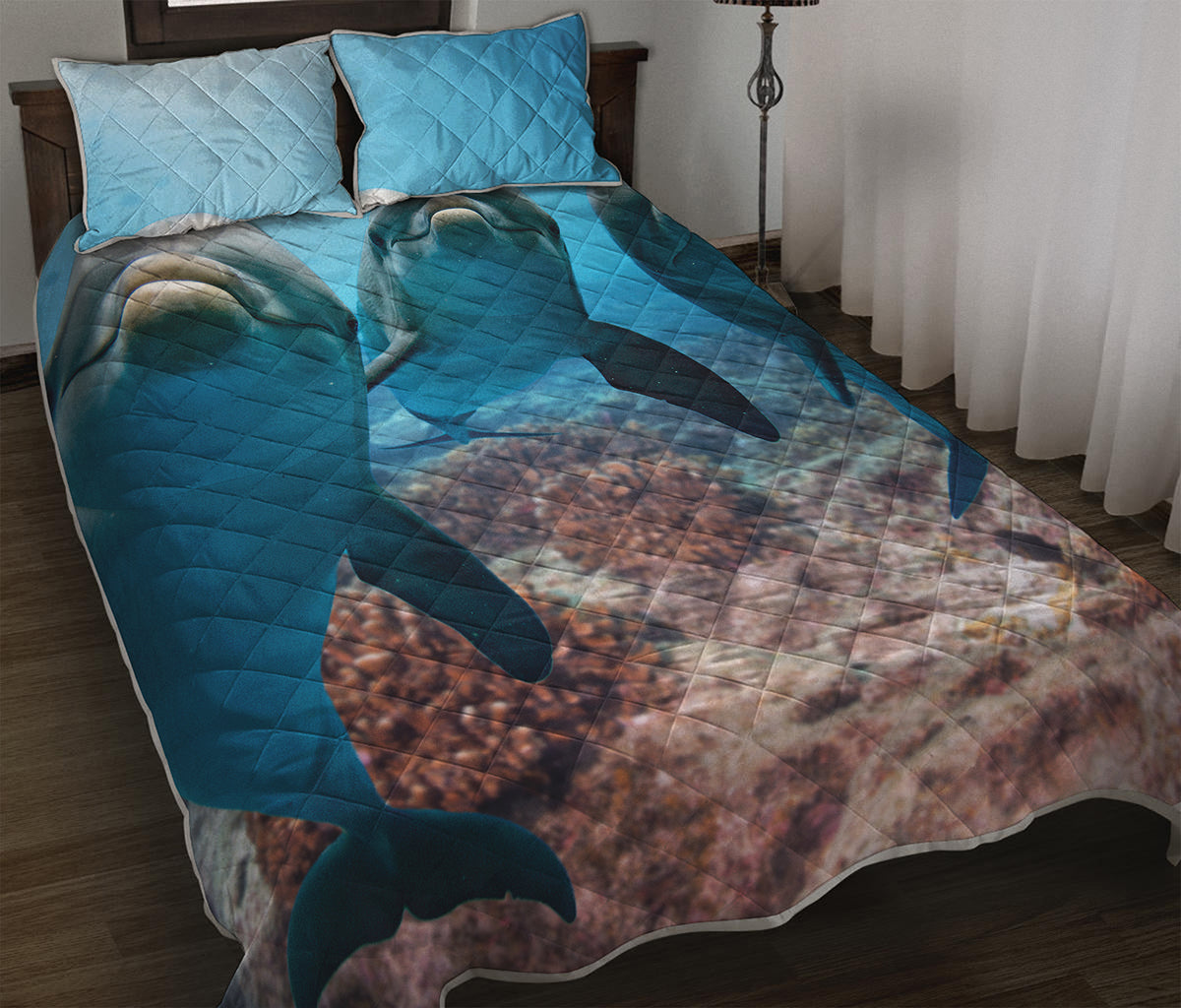 Cute Dolphins In The Ocean Print Quilt Bed Set