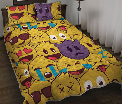 Cute Emoji Pattern Print Quilt Bed Set