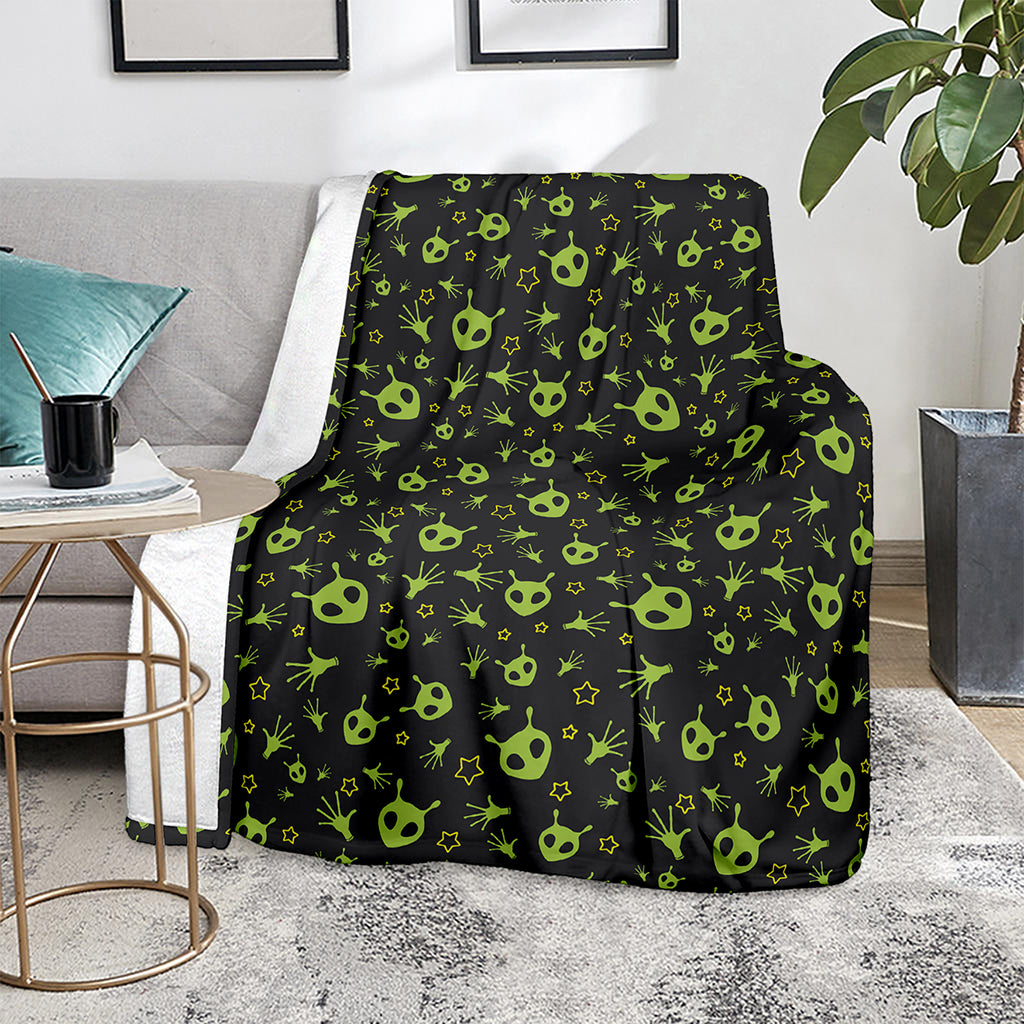 Cute Green Alien Pattern Print Blanket