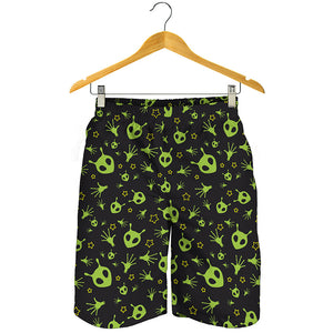 Cute Green Alien Pattern Print Men's Shorts