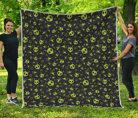 Cute Green Alien Pattern Print Quilt
