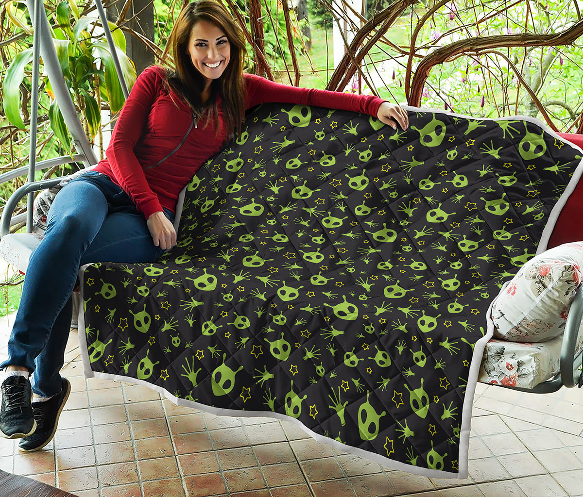 Cute Green Alien Pattern Print Quilt