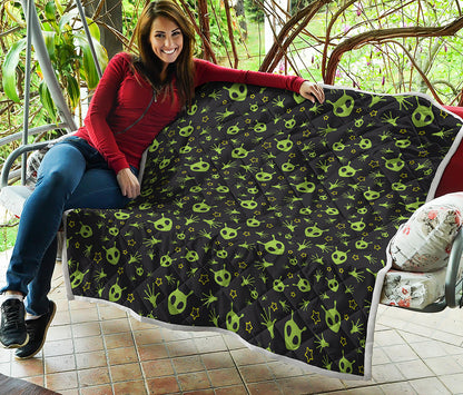 Cute Green Alien Pattern Print Quilt