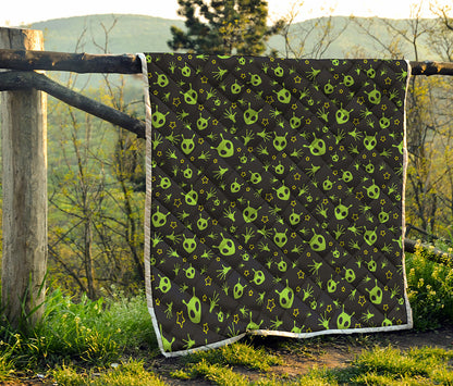 Cute Green Alien Pattern Print Quilt