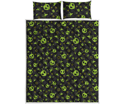 Cute Green Alien Pattern Print Quilt Bed Set