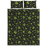 Cute Green Alien Pattern Print Quilt Bed Set