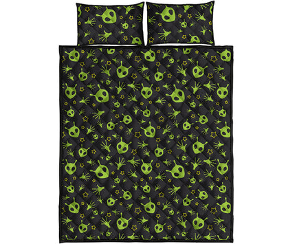 Cute Green Alien Pattern Print Quilt Bed Set