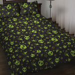Cute Green Alien Pattern Print Quilt Bed Set