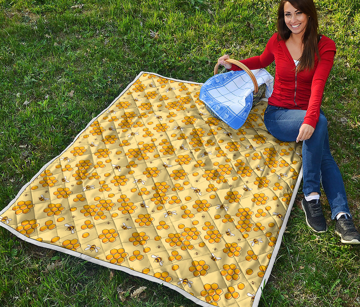 Cute Honey Bee Pattern Print Quilt