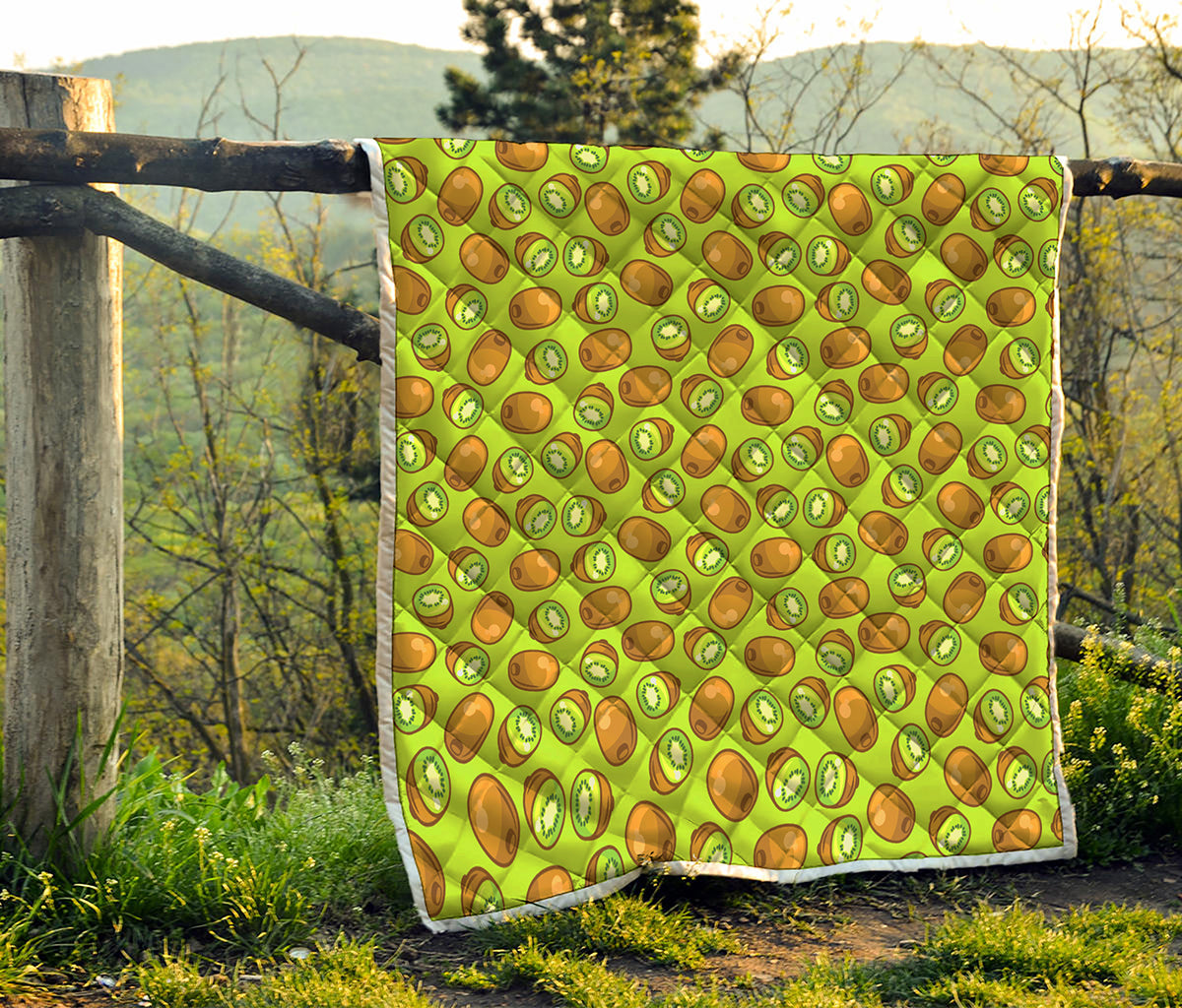 Cute Kiwi Pattern Print Quilt