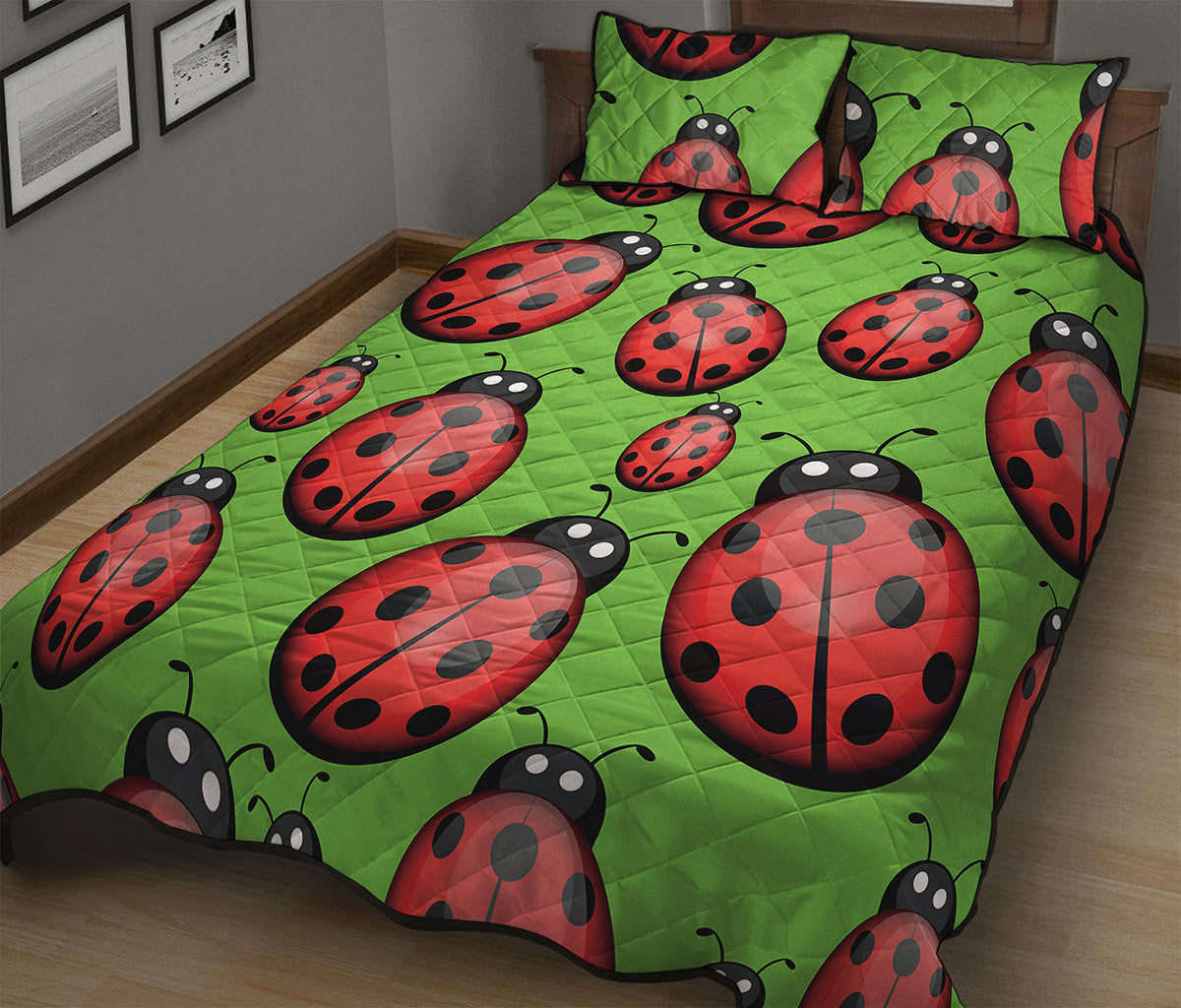 Cute Ladybug Pattern Print Quilt Bed Set