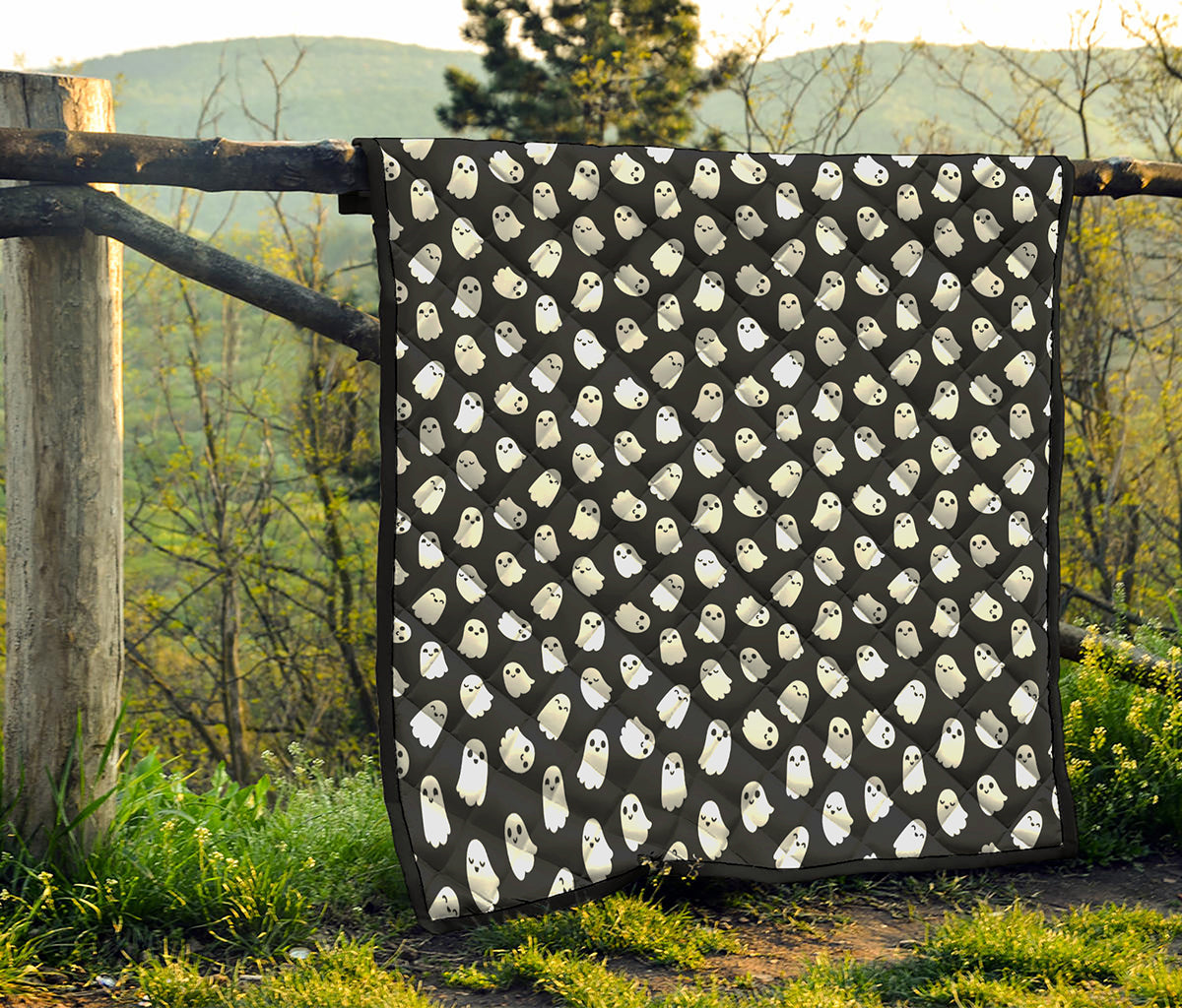Cute Little Ghost Pattern Print Quilt