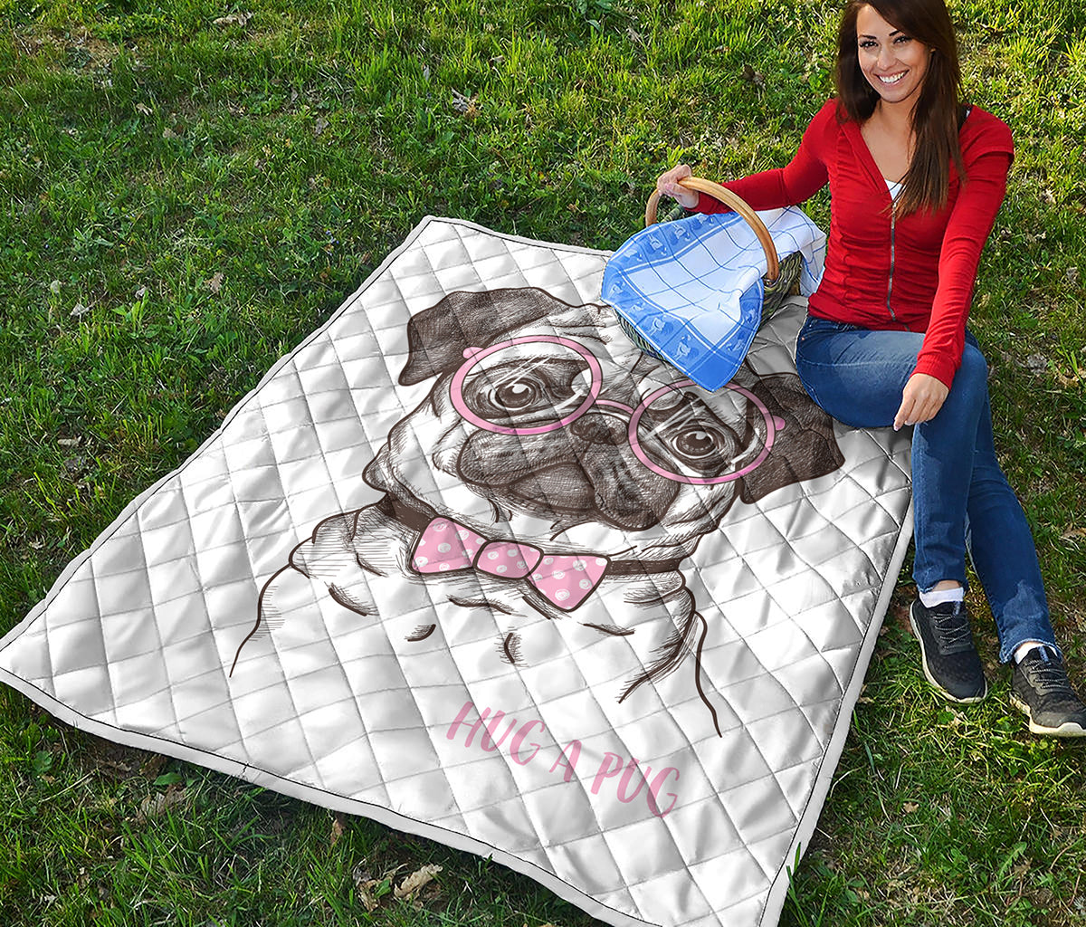 Cute Pug With Glasses Print Quilt