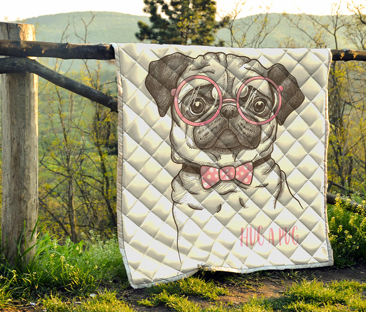 Cute Pug With Glasses Print Quilt