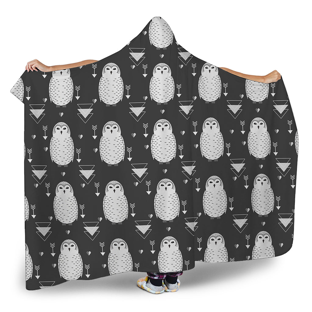 Cute White And Grey Owl Pattern Print Hooded Blanket