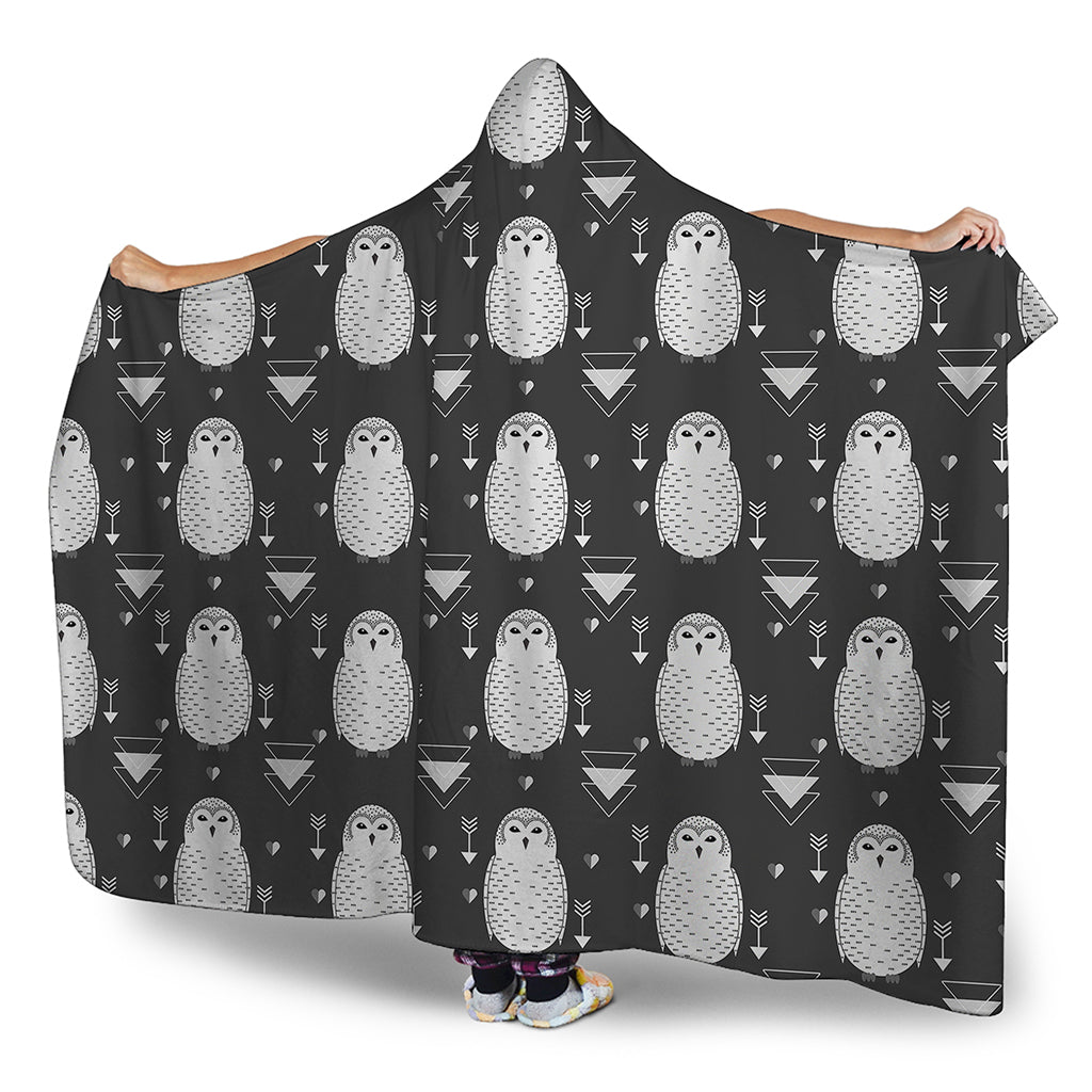 Cute White And Grey Owl Pattern Print Hooded Blanket