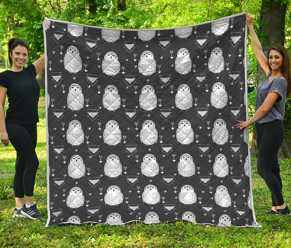 Cute White And Grey Owl Pattern Print Quilt