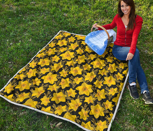 Daffodil And Mimosa Pattern Print Quilt