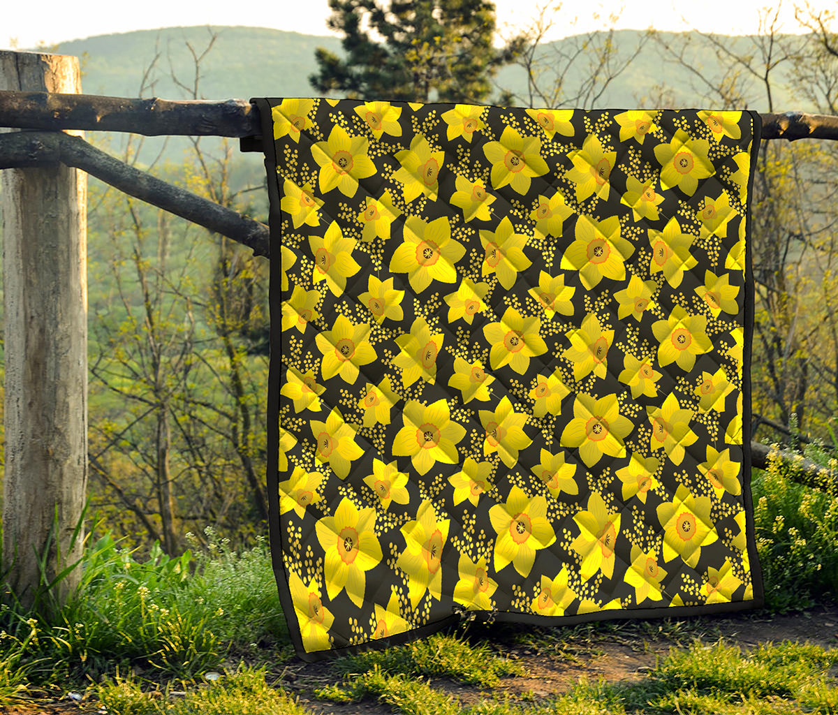 Daffodil And Mimosa Pattern Print Quilt