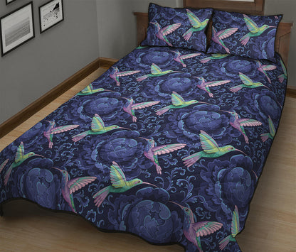 Dark Blue Floral Hummingbird Print Quilt Bed Set