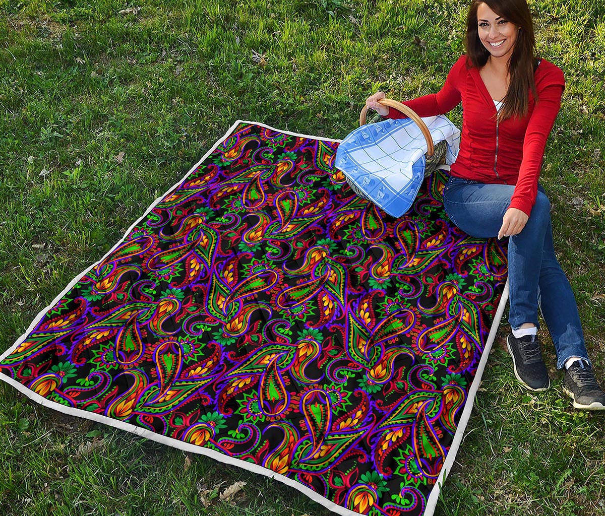 Dark Bohemian Paisley Pattern Print Quilt