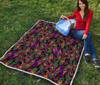Dark Bohemian Paisley Pattern Print Quilt
