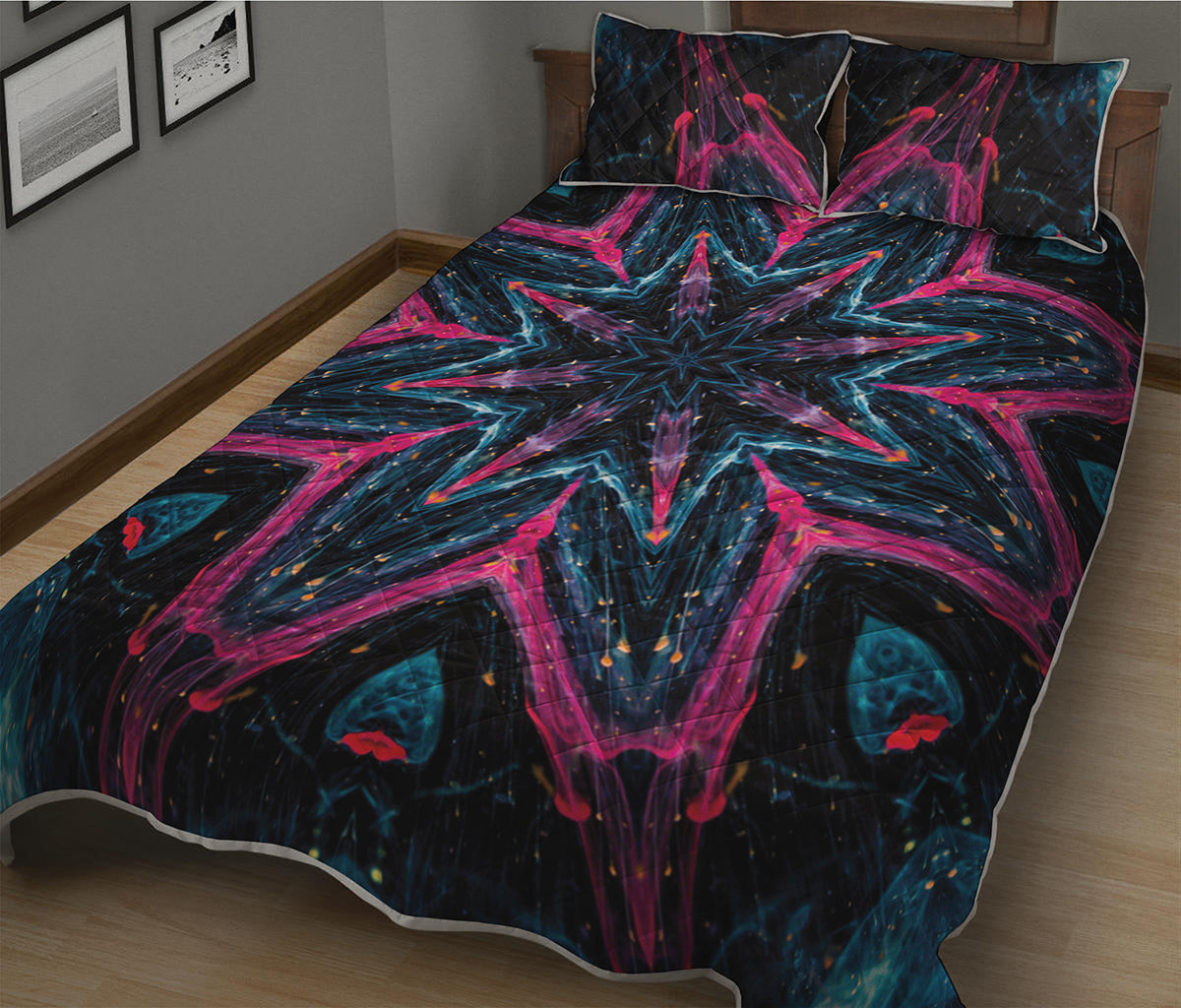 Dark Cloud Kaleidoscope Print Quilt Bed Set