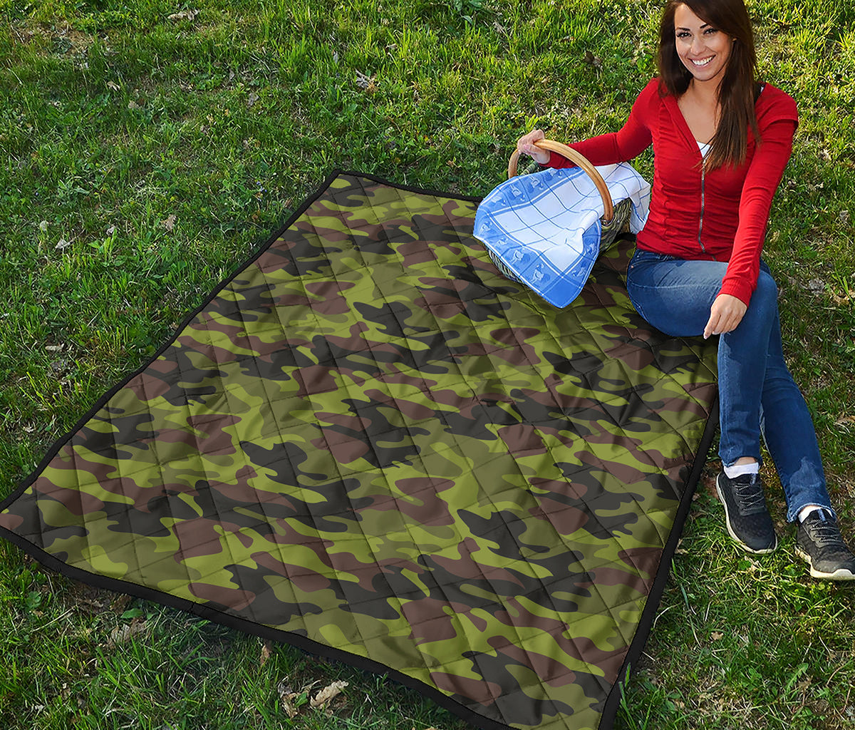 Dark Green And Black Camouflage Print Quilt
