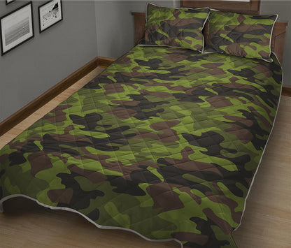 Dark Green And Black Camouflage Print Quilt Bed Set