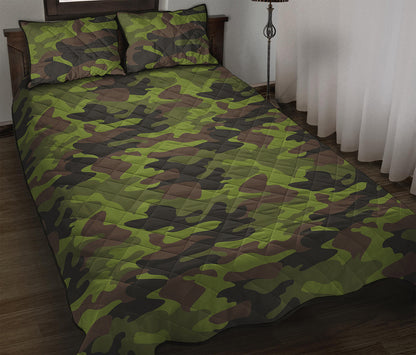 Dark Green And Black Camouflage Print Quilt Bed Set
