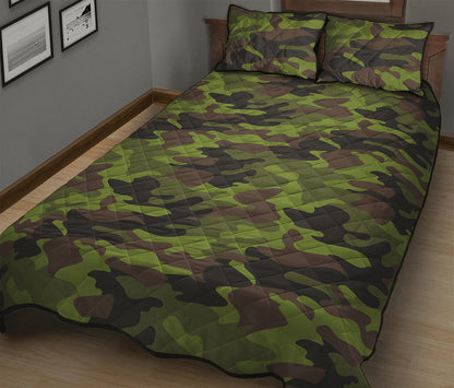 Dark Green And Black Camouflage Print Quilt Bed Set