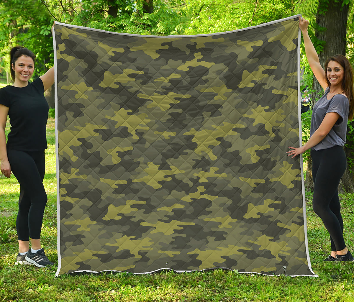 Dark Green Camouflage Print Quilt
