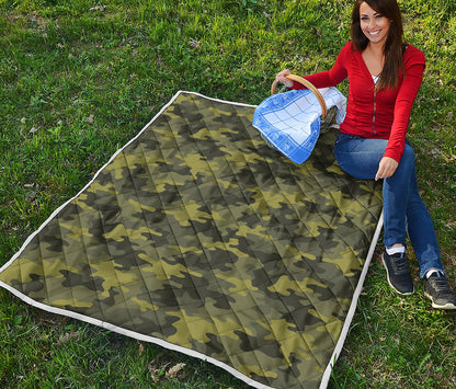 Dark Green Camouflage Print Quilt