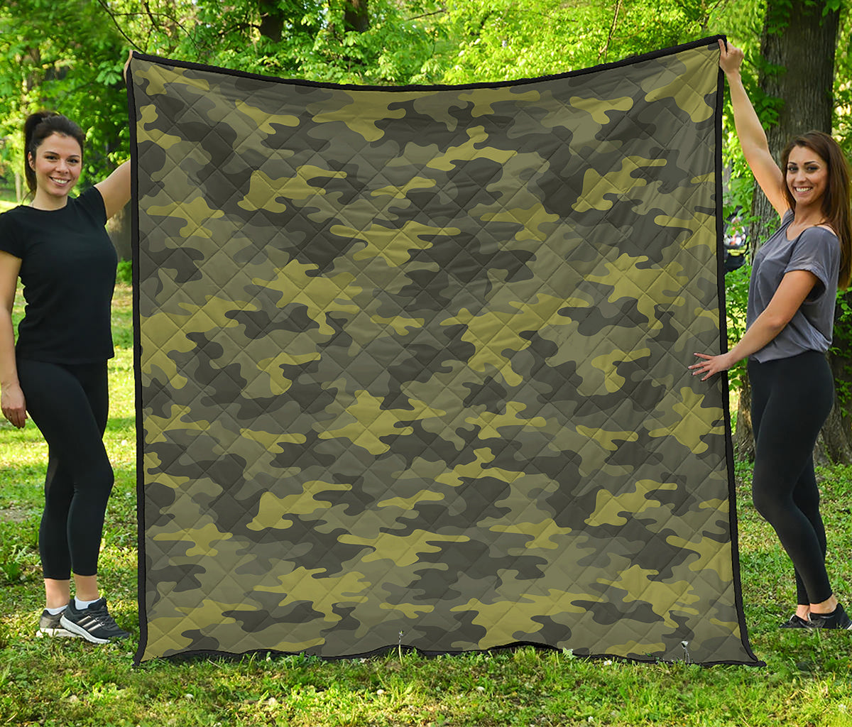 Dark Green Camouflage Print Quilt