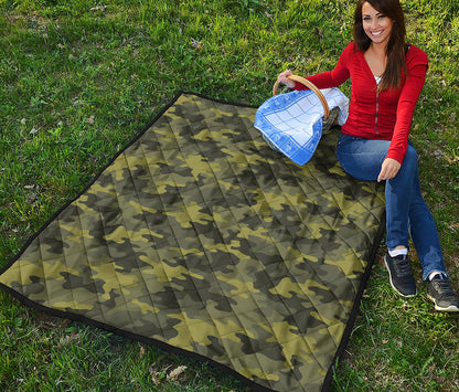 Dark Green Camouflage Print Quilt