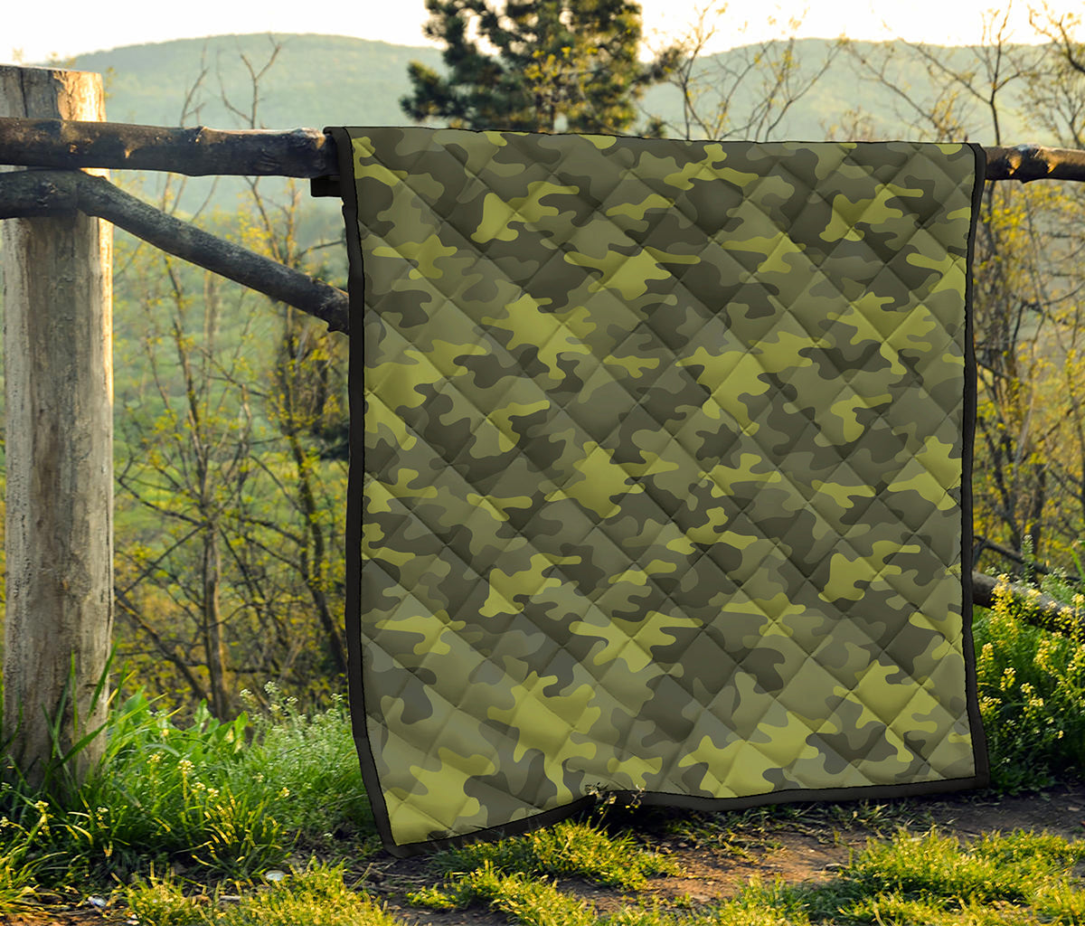 Dark Green Camouflage Print Quilt