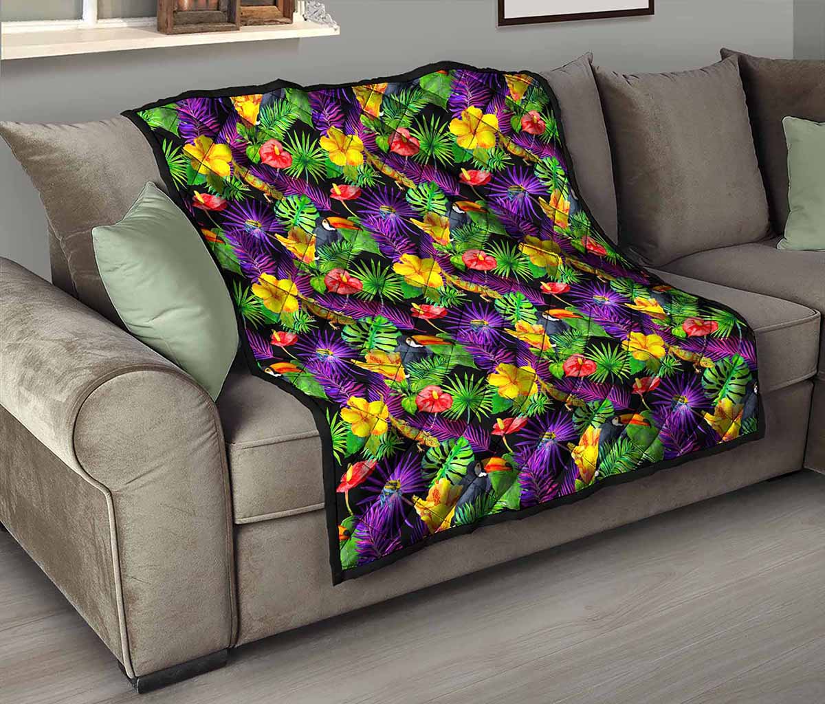 Dark Hawaiian Tropical Pattern Print Quilt