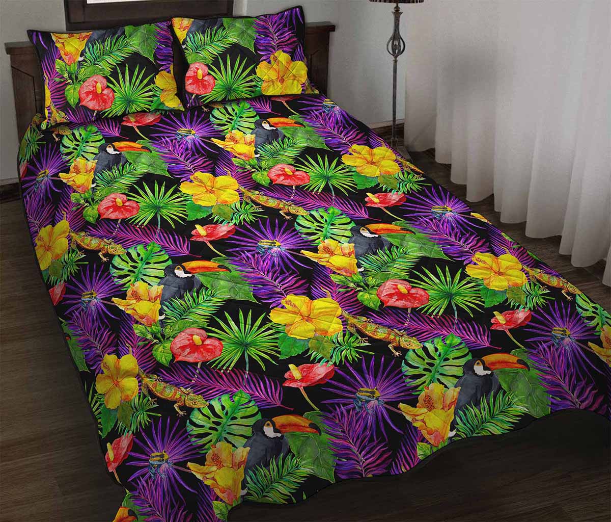 Dark Hawaiian Tropical Pattern Print Quilt Bed Set