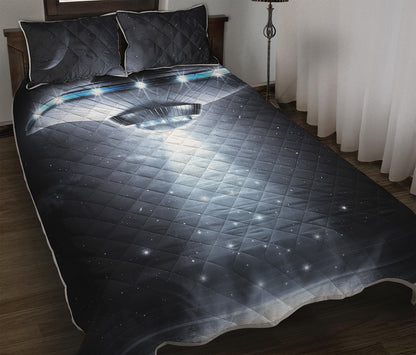 Dark Night UFO Print Quilt Bed Set