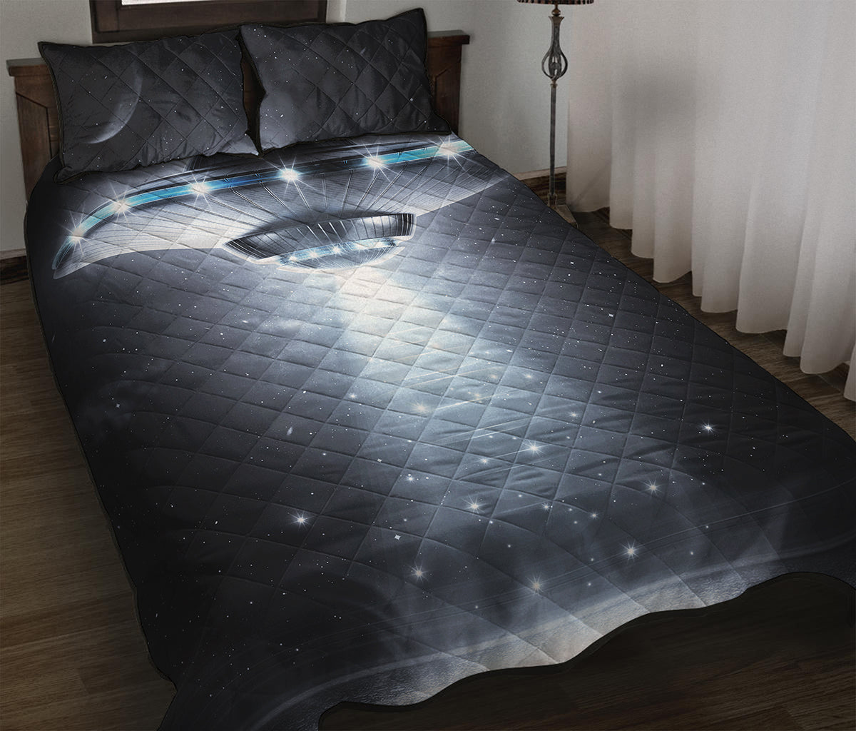 Dark Night UFO Print Quilt Bed Set
