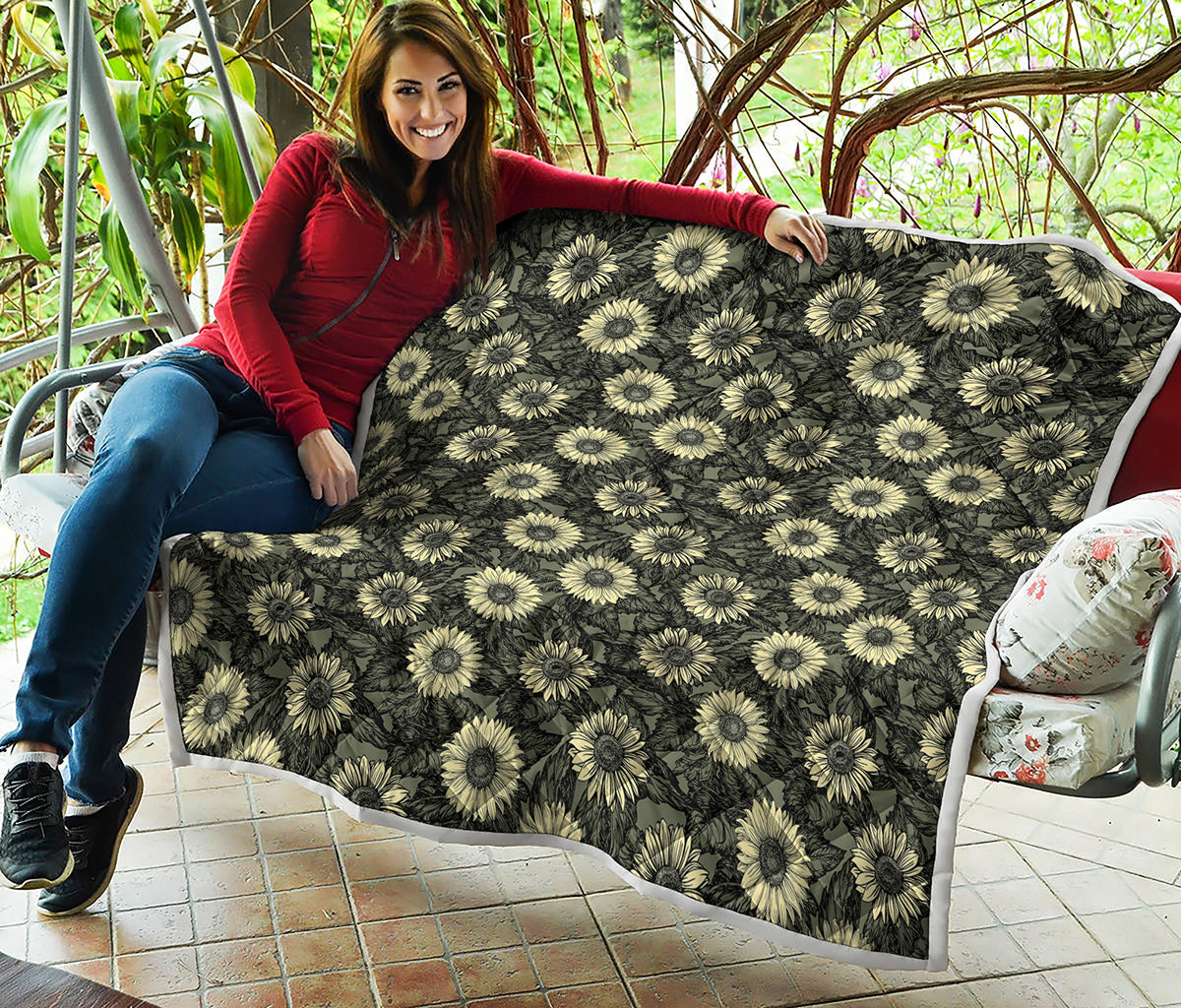 Dark Sunflower Pattern Print Quilt