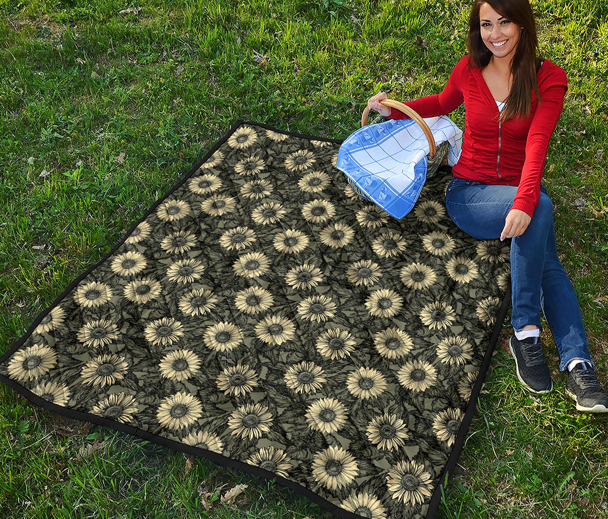 Dark Sunflower Pattern Print Quilt