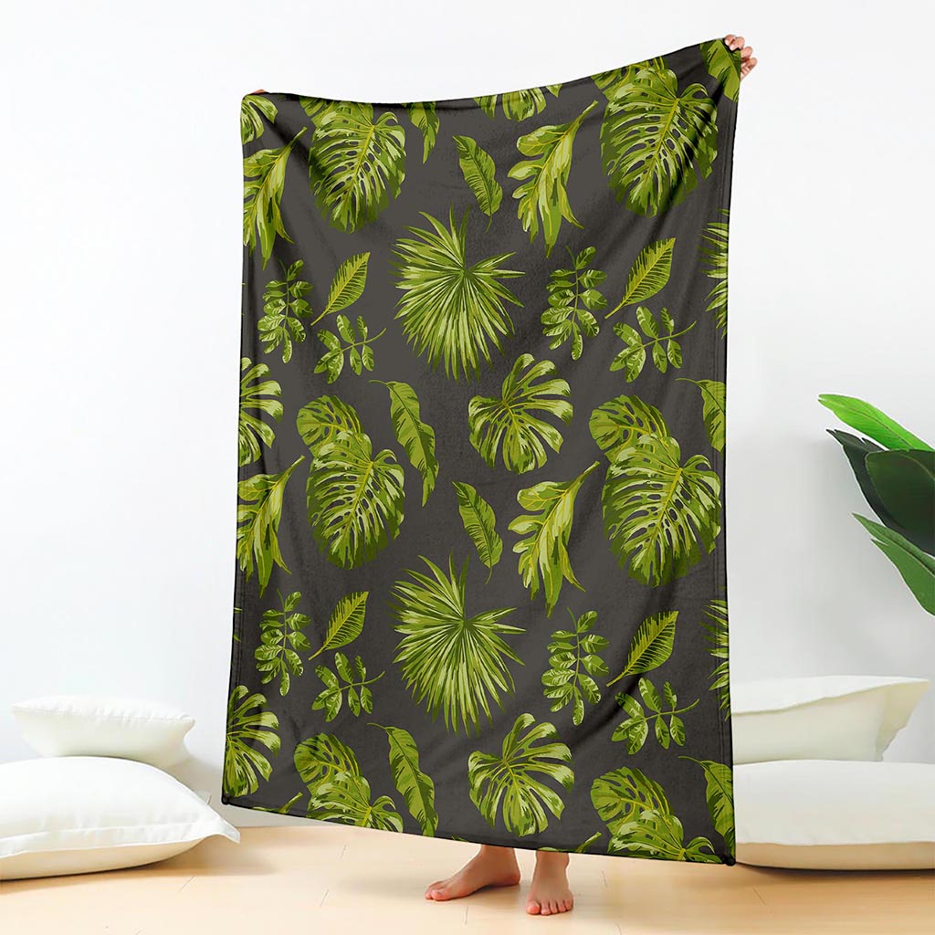 Dark Tropical Leaf Pattern Print Blanket