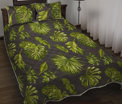 Dark Tropical Leaf Pattern Print Quilt Bed Set